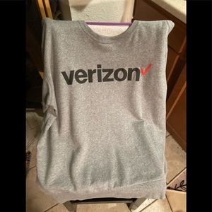 Men’s worn twice sz 3XL grey crewneck sweatshirt with Verizon across it!